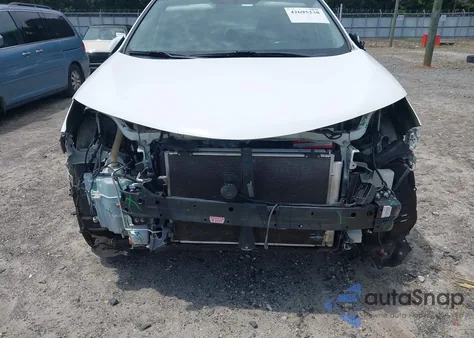 2015 Toyota Rav4 Xle z USA, uszkodzony, nr VIN JTMWFREV9FJ032725